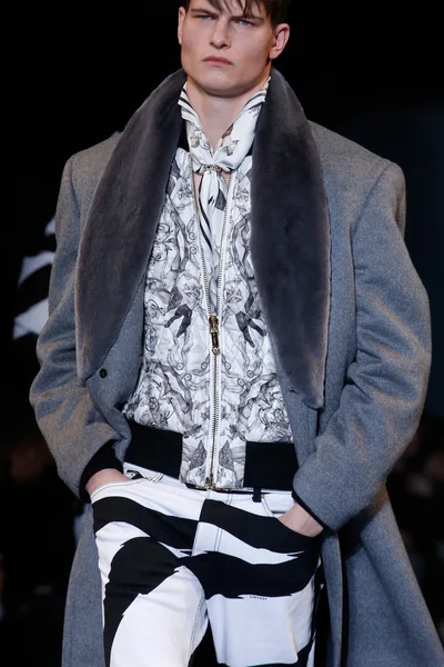 Look 11